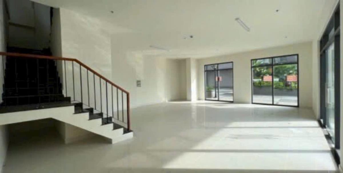 Chính chủ cần bán shophouse 2 phòng ngủ 151m2 ở liền sổ sở hữu lâu dài